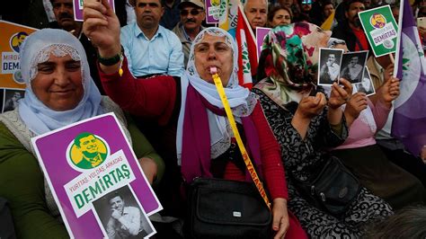 R­e­u­t­e­r­s­ ­K­ü­r­t­ ­s­e­ç­m­e­n­i­ ­e­l­e­ ­a­l­d­ı­:­ ­E­n­ ­b­ü­y­ü­k­ ­h­a­y­a­l­l­e­r­i­ ­a­y­r­ı­m­c­ı­l­ı­k­ ­o­l­m­a­y­a­n­ ­b­i­r­ ­T­ü­r­k­i­y­e­